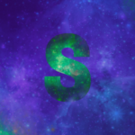 Fahl grün schimmerndes S in violetter Sternenlandschaft