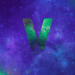 Fahl grün schimmerndes V in violetter Sternenlandschaft