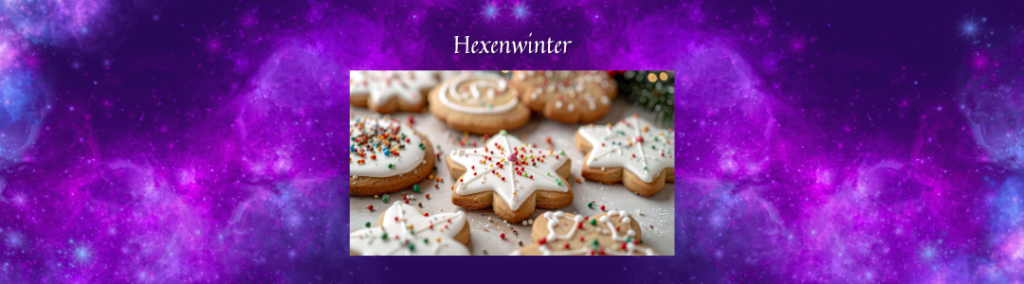 Die Überschrift "Hexenwinter" über einem Bild mit hübsch verzierten Plätzchen, vor einem lila Galaxyhintergrund