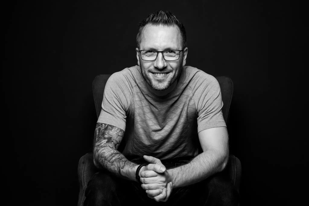 Autorenportrait von Andreas Hagemann, schwarz weiß
